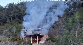 Ormanlık alandaki yayla evi yanarak kullanılmaz hale geldi