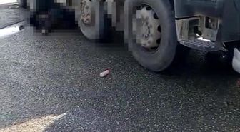 Beton mikserinin altında kalan motosikletli feci şekilde can verdi