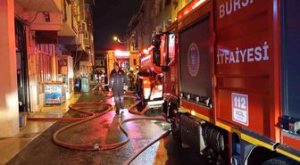 Bursa'da apartmanın çatı katında yangın