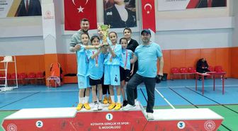 Hisarcık Şehitler Ortaokulu'nun badminton başarısı