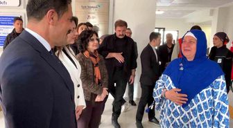 Deprem enkazından 4.günde kurtarılan kadın, 2 gün önce anahtarını teslim aldığı yeni yuvası için göz yaşları içerisinde devlete teşekkür etti