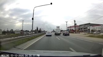 Hem kendi canını hem de diğer sürücülerin canını tehlikeye attı: O anlar araç kamerasına yansıdı
