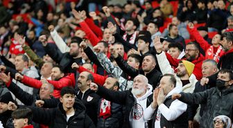 İspanyollarla dostluk rüzgarı! Samsun, Atatürk ve Pedro Sanchez tezahüratlarıyla inledi
