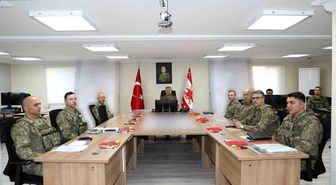Kara Kuvvetleri Komutanı Orgeneral Tokel, Van'daki sınır karakollarında incelemelerde bulundu