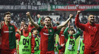 Karşıyaka ile Ayvalıkgücü İzmir'de rakip