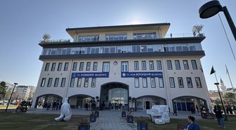 Kuşadası Belediyesi'ne 'yolsuzluk' soruşturması; belediye başkanı dahil 6 gözaltı