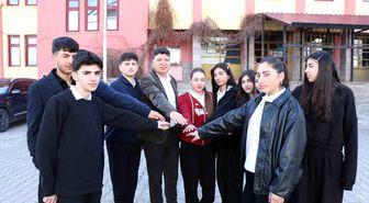 Öğrenciler, 'zimem defteri' geleneğiyle borçları ödedi