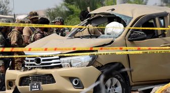 Pakistan'da polis aracının yakınında meydana gelen patlamada 7 polis öldü