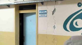 Tokat'ta 5,5 büyüklüğündeki deprem okul duvarlarını çatlattı