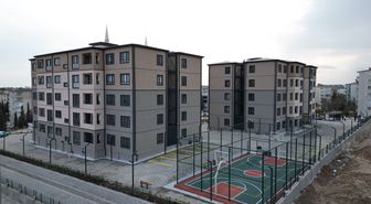 İş Bankası, deprem bölgesinde çalışanları için lojmanlar inşa etti