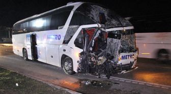 Amasya'da Yolcu Otobüsü TIR'a Çarptı: 11 Yaralı