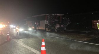 Ankara'da yolcu otobüsü, TIR'a çarptı: 1 ölü, 15 yaralı