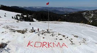 Ilgaz Dağı'nın zirvesinde anlamlı anma: İstiklal Marşı'nın ilk kelimesi kara nakşedildi