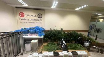 Sultanbeyli'de kenevir serasına baskın: 21 kilo Hint keneviri ele geçirildi