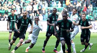Trendyol Süper Lig: Kocaelispor: 0 Konyaspor: 0 (İlk yarı)
