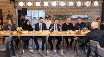 Vali Sözer, köy ve mahalle muhtarlarıyla iftar programında bir araya geldi