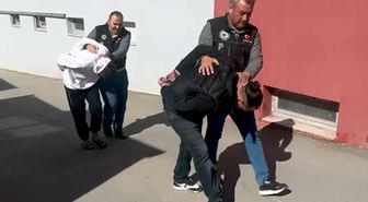 Araç ve evlerinde uyuşturucu ele geçirilen 2 şüpheli tutuklandı