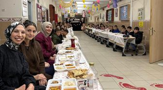 Aydıntepe'de öğretmenler ve öğrenciler iftar sofrasında bir araya geldi