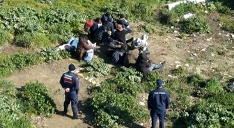 Ayvalık'ta 3'ü çocuk 25 göçmen yakalandı