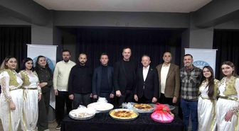 Bursa'da Balkan esintili sahur: Sokak sokak dolaşıp börek topladılar