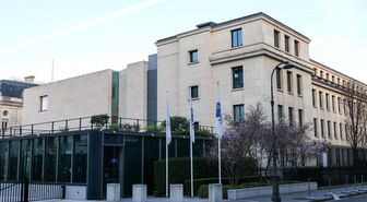 Çin ile ABD Arasındaki Ekonomi ve Ticaret Görüşmeleri Paris'te Başladı