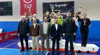 Eskişehir'de sağlık çalışanlarının masa tenisi heyecanı