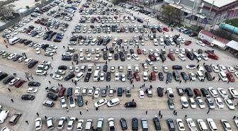 İkinci el oto pazarında buruk bayram