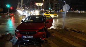 Malatya'da iki otomobil çarpıştı: 5 yaralı