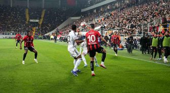 Trendyol Süper Lig: Gençlerbirliği: 0 Beşiktaş: 0 (İlk yarı)