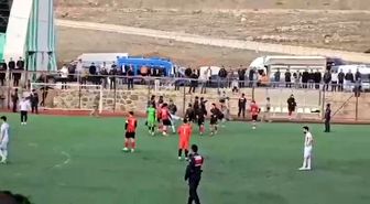 Afyon'da amatör maç sonrası saha karıştı