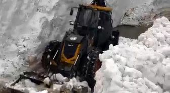 Bitlis'te çığ ve heyelan meydana geldi