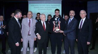 Haberal'dan Şampiyonlara Jest: Burs oranı Yüzde 20'ye çıkarıldı