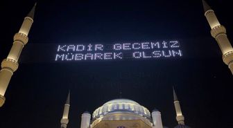 Kadir Gecesi Büyük Çamlıca Camii'nde dualarla idrak edildi