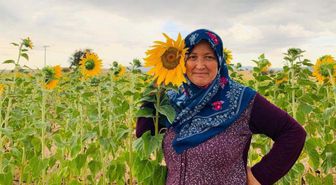 Yangında ölen kadın toprağa verildi, eşinin tedavisi sürüyor