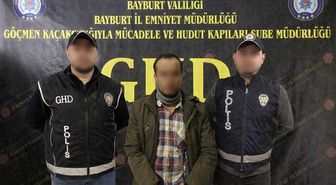 Bayburt'ta göçmen kaçakçılığı operasyonunda 5 düzensiz göçmen ile 5 şüpheli yakalandı