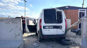Jandarma uygulama noktasında bariyere çarpan sürücü hayatını kaybetti