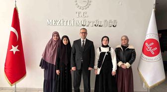 Mersin'de 6 ayda hafız olan 4 öğrenci altınla ödüllendirildi
