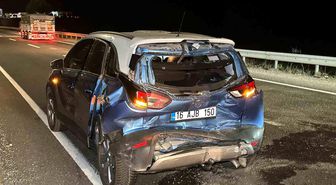 Uşak'ta tır ile otomobilin çarpışması sonucu aynı aileden 4 kişi yaralandı
