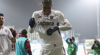 148 hafta sonra bir ilk! Trabzonspor'un şampiyonluk inadı sürüyor