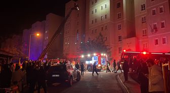8 katlı binanın elektrik panosu patladı; bina tahliye edildi
