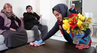 Amasya'da yaşlıların bayram temizliğini 'vefalı eller' yaptı