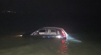 Bursa'da otomobil göle düştü: 1 yaralı