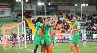 Alanyaspor, Kocaelispor'u 5-0 Mağlup Etti