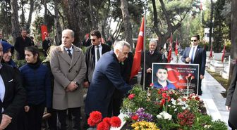 İzmir'de Çanakkale Şehitleri anıldı