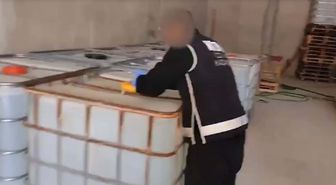 İzmir merkezli 4 ilde operasyon; 40,2 ton taklit etiketli etil alkol ele geçirildi