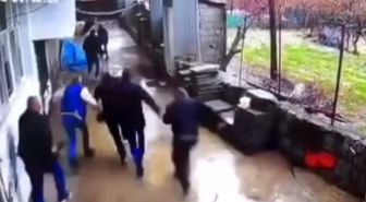 Şırnak'ta selden vatandaşların son anda kurtulmaları güvenlik kamerasınca kaydedildi