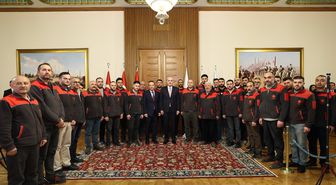 TBMM Başkanı Kurtulmuş, Meclis personeliyle bayramlaştı