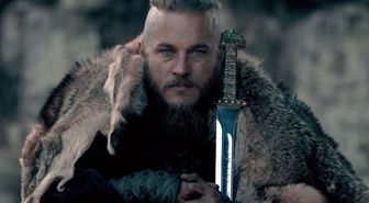 'Ragnar' İstanbul'da! Kimle poz verdiğini tahmin edemezsiniz
