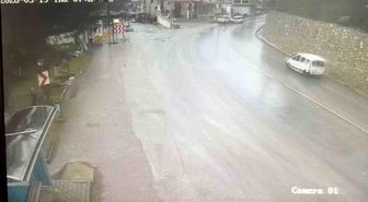 Bursa'da Bayram arifesinde feci kaza kamerada: 7 yaralı