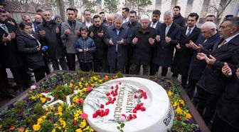 Destici, Yazıcıoğlu'nun kabrini ziyaret etti